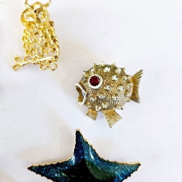 Vintage Lot of Five Figural Brooch Pins Owl Puffer Fish Starfish Seagull Lizard - Picture 5 of 8